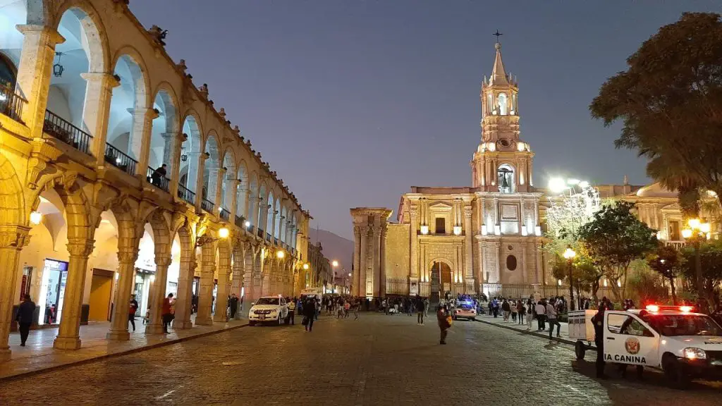 Scopri dove mangiare tipici piatti peruviani - Viaggio in Perù Arequipa